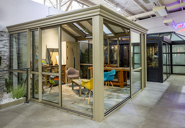 VÃ©randa exposÃ©e dans le showroom Var Pose Alu