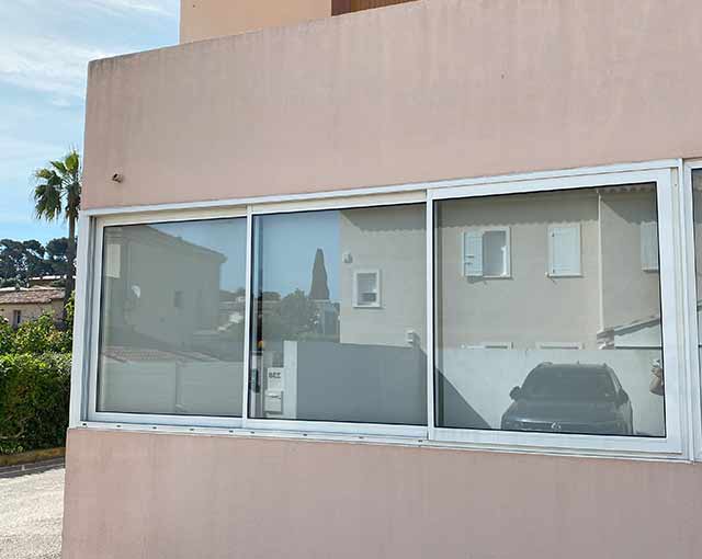 Fermeture balcon avec fenÃªtres en aluminium coulissantes
