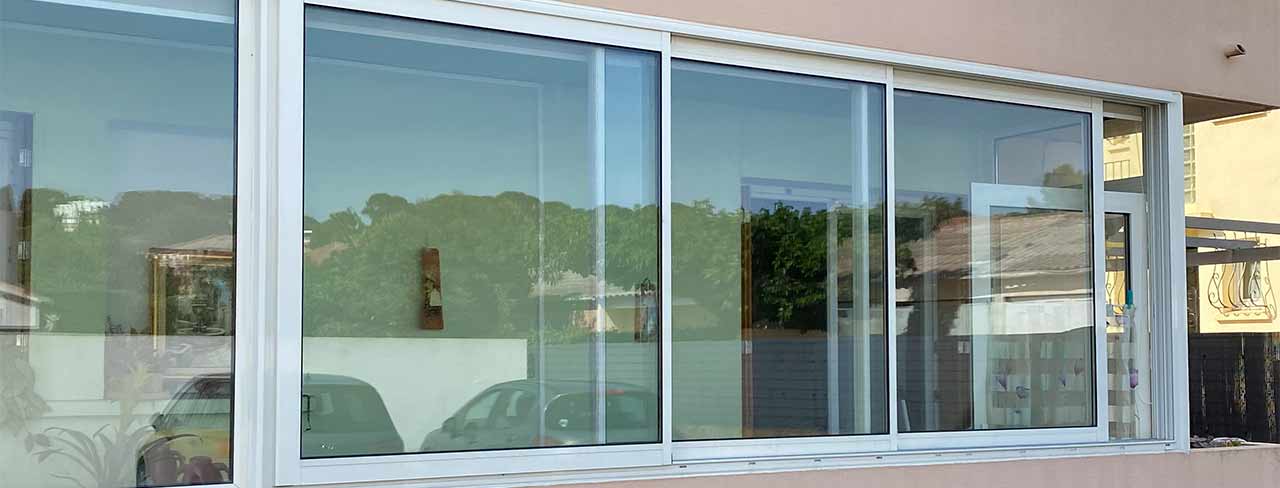 Fermeture Balcon avec fenÃªtres en aluminium